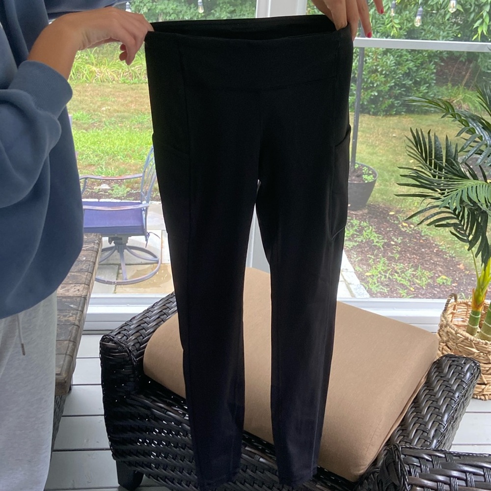 Lululemon black size 4 ankle length (28)